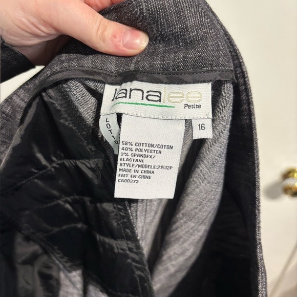 🎉4/30$🎉 Charcoal Gray Two-Piece Suit – Blazer & Trousers 🕴️ - Picture 12 of 12